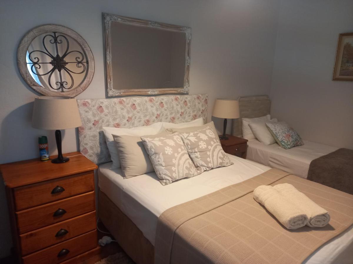Calvinia Carmel Villa B&B Or Self-Catering المظهر الخارجي الصورة